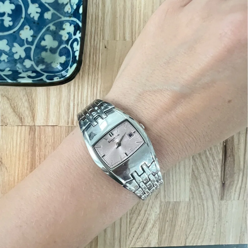 Kenneth Cole New York ladies pink dial silver tone bracelet watch NEW BATTERY